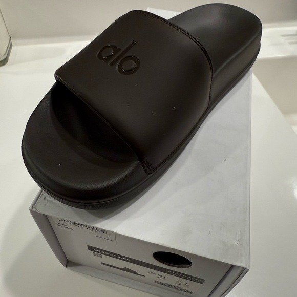 Brown Alo Slides - Picture 2 of 4